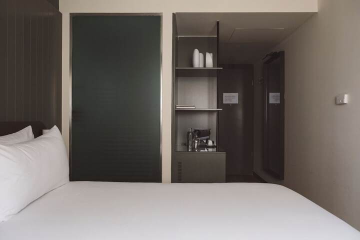 Room 34 of 81