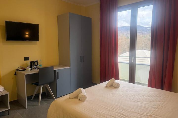 Room 26 of 104