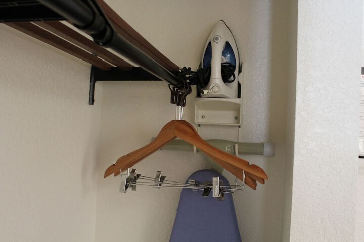 Iron/ironing board