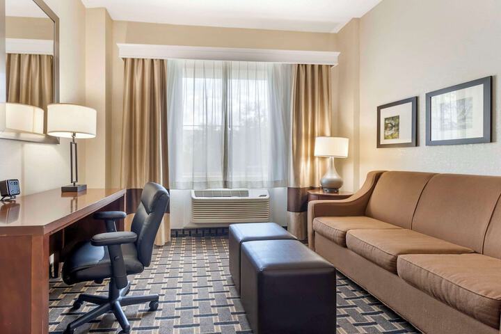 2 Double Beds (3 of 5)