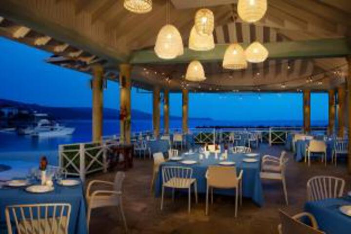 Dining 2 of 22