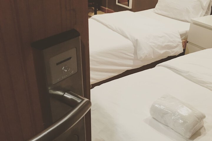 Room 11 of 35