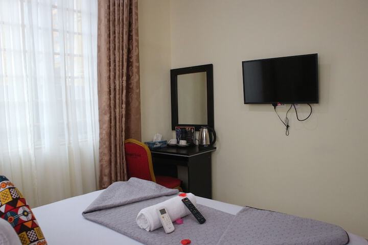 Room 5 of 25