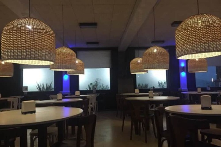 Lounge 51 of 56