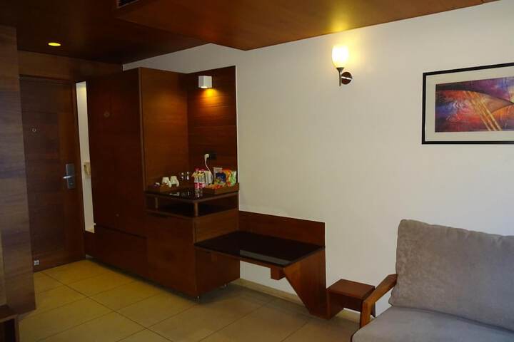 Room 30 of 65