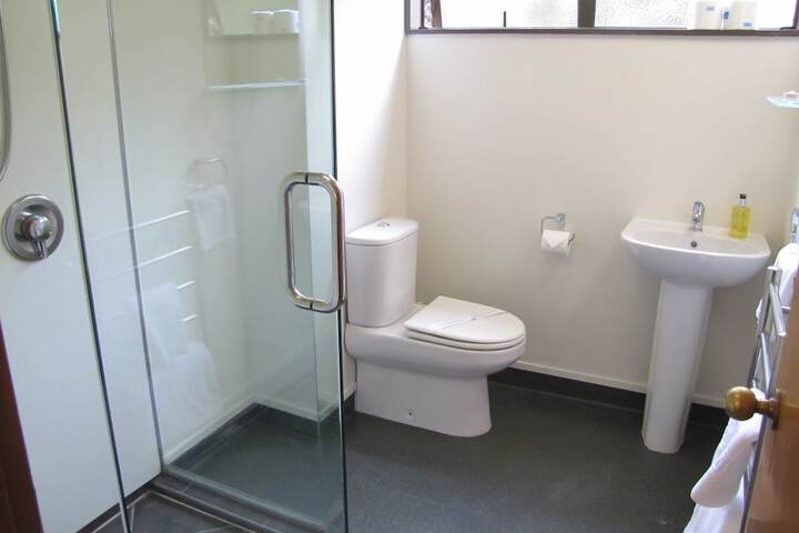 Room 44 of 86