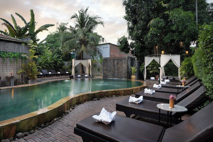 Pool 56 of 109