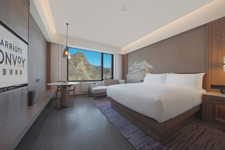 Room 17 of 60