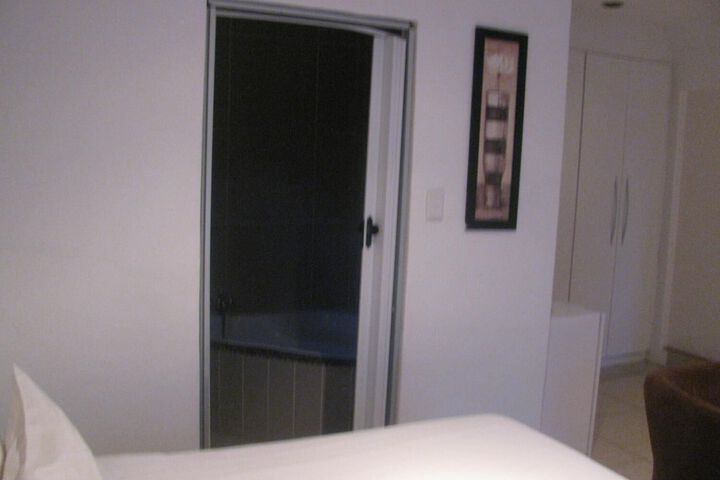 Room 8 of 31