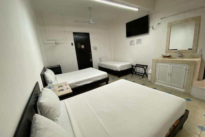 Room 14 of 22