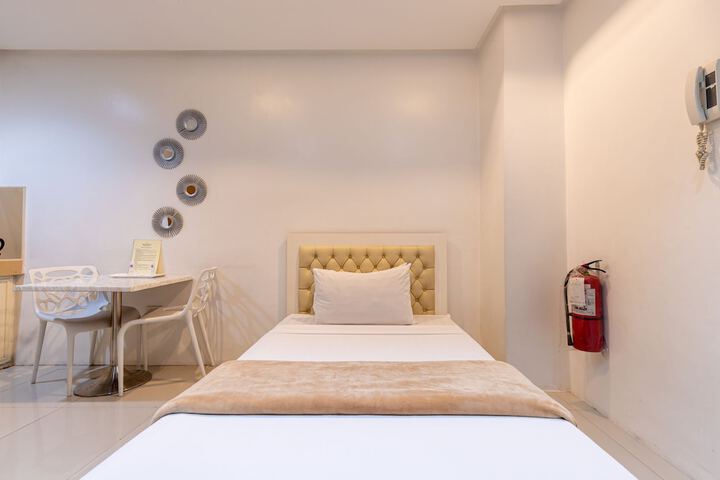 Room 17 of 30