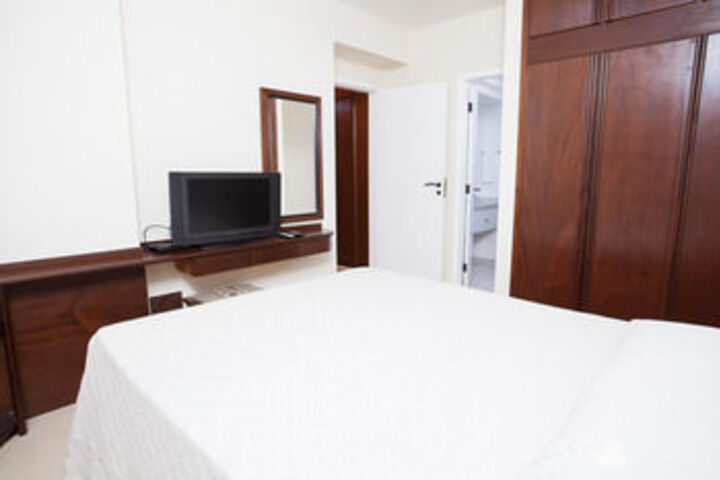 Room 5 of 13