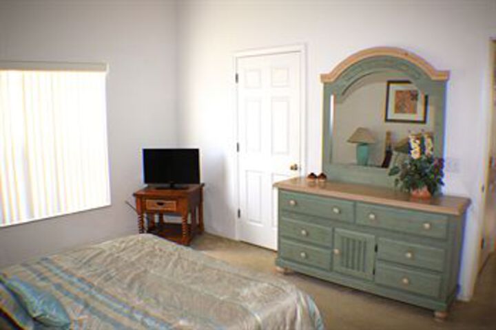 Room 12 of 25