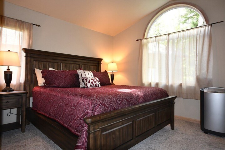 Room 2 of 38