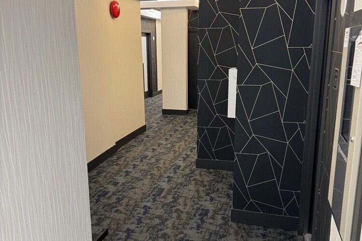 Ballroom/Hall 25 of 34