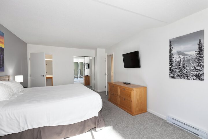 Room 30 of 266