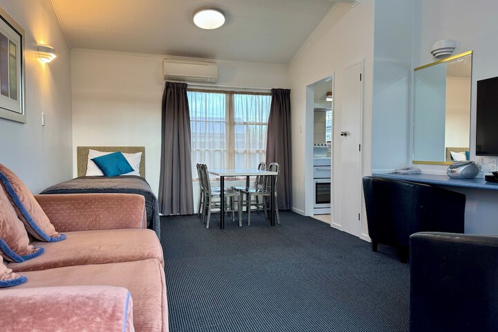 Room 21 of 42