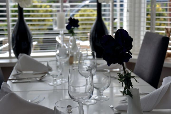Dining 26 of 37