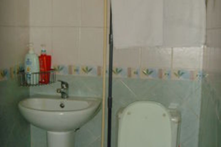 Room 4 of 18