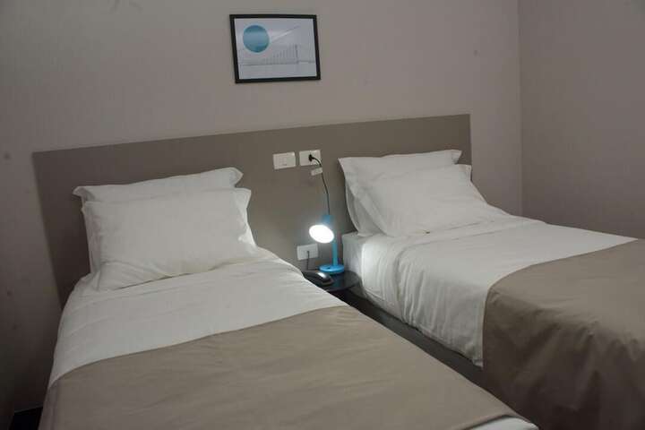 Room 4 of 41