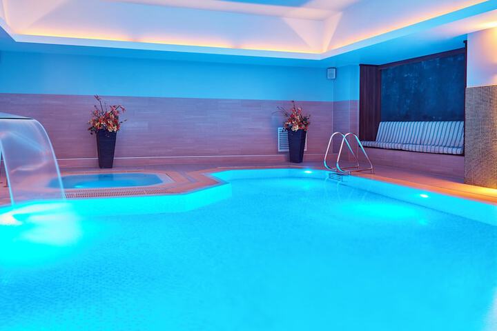 Pool 42 of 109
