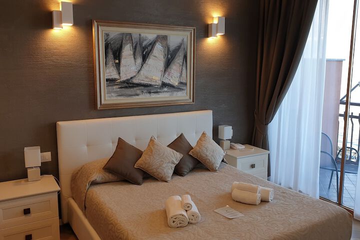 Room 52 of 194