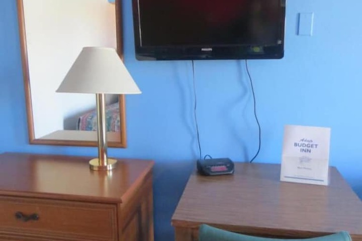 Room 13 of 36