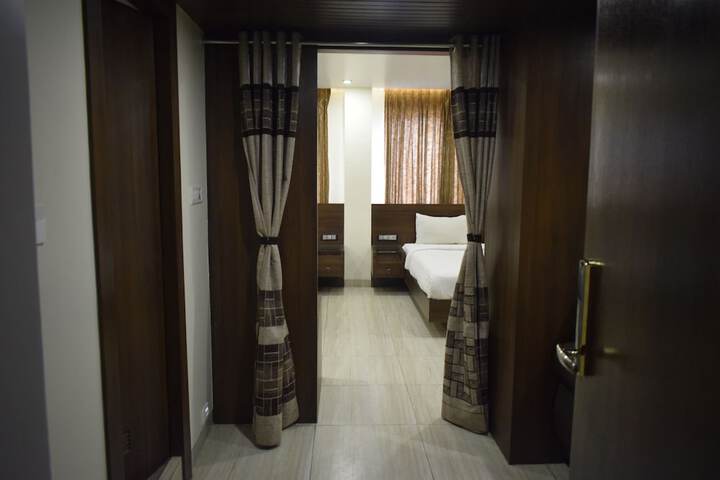 Room 25 of 31