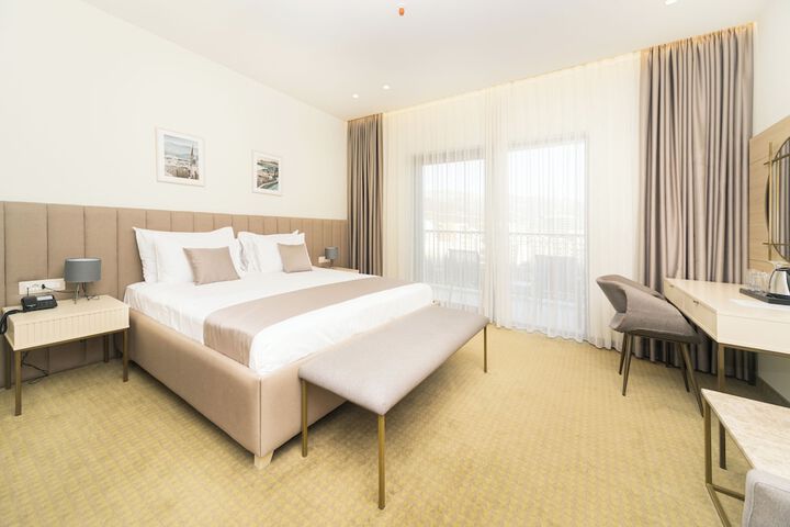 Room 6 of 30
