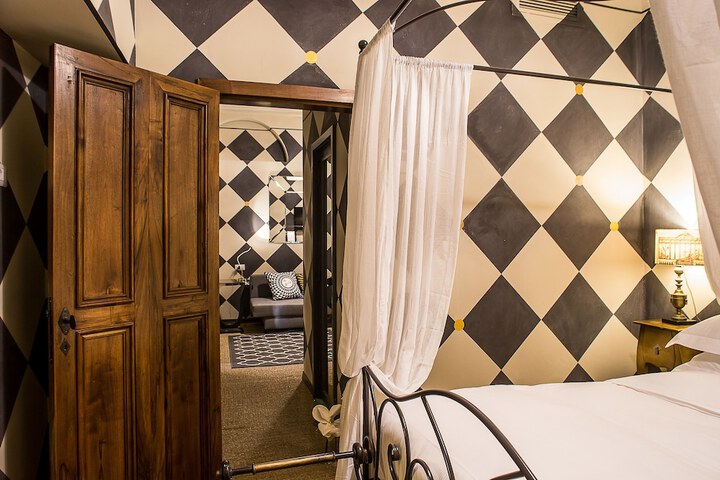 Room 14 of 49