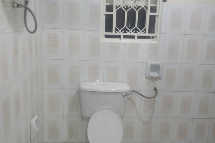 Room 6 of 10