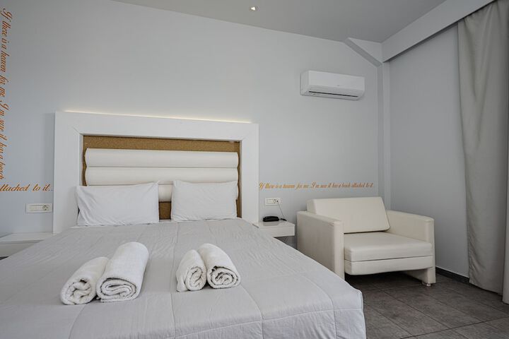 Room 4 of 35