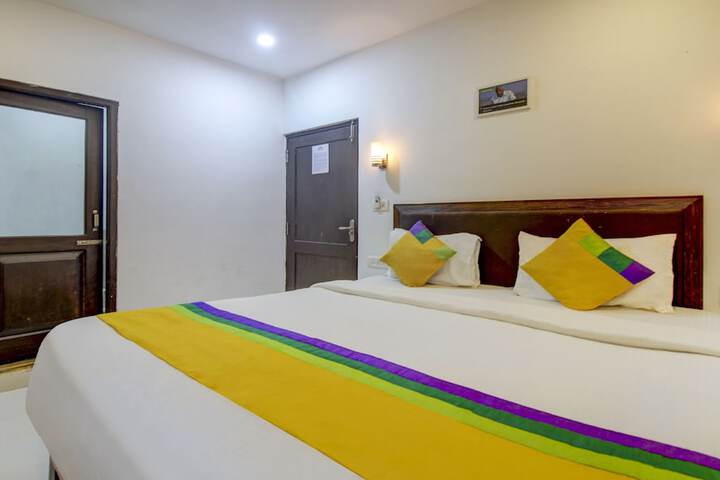 Room 10 of 37