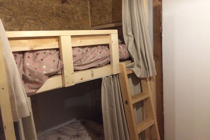 Room 8 of 34