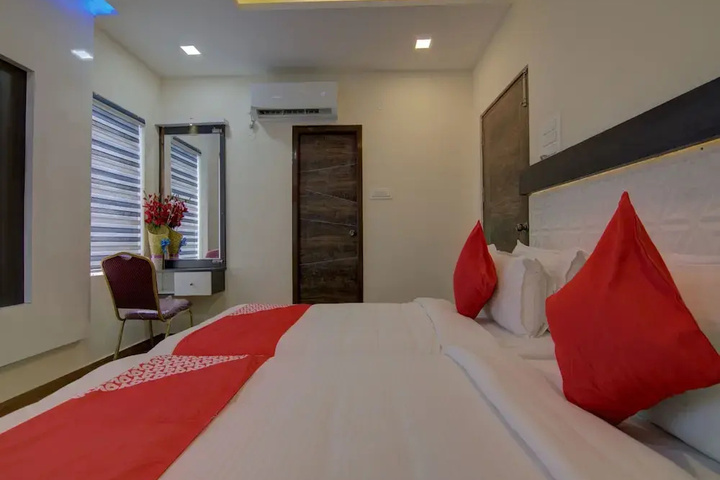 Room 3 of 8