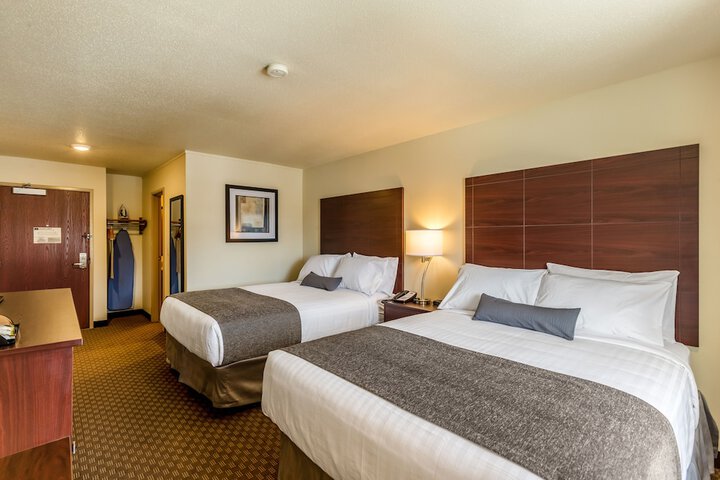 2 Queen Guest Room (5 of 13)
