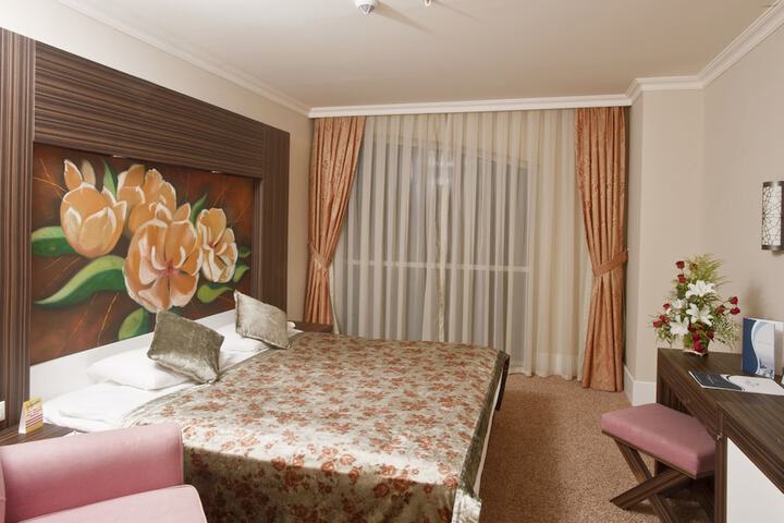 Room 12 of 96
