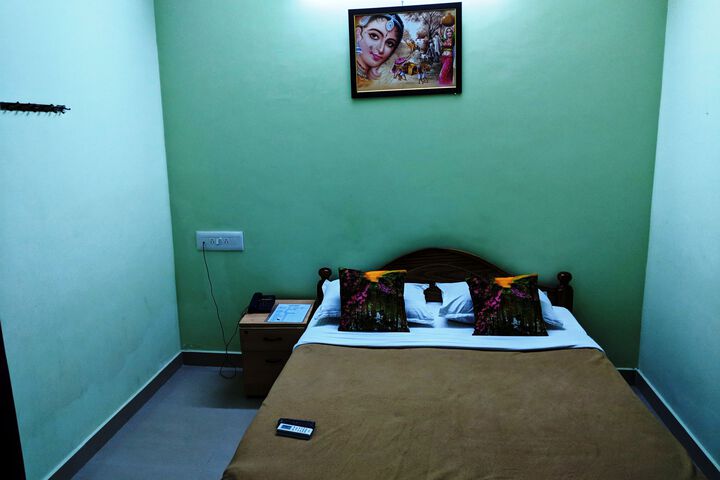Room 17 of 18