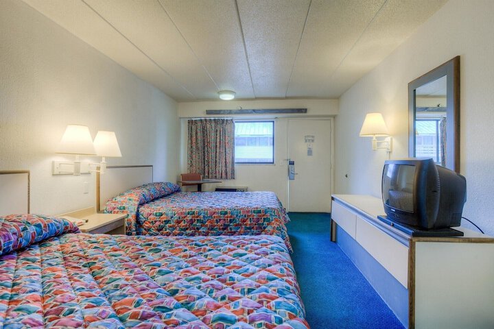 Room 26 of 47