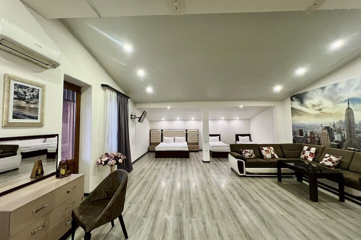 Room 32 of 113
