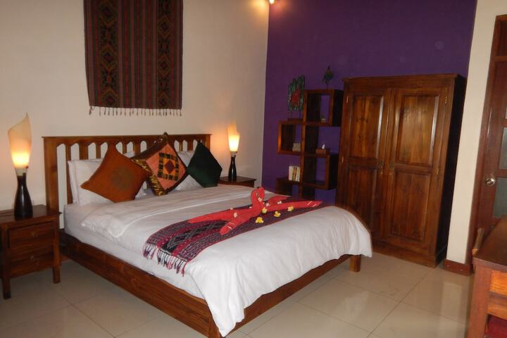 Room 5 of 87