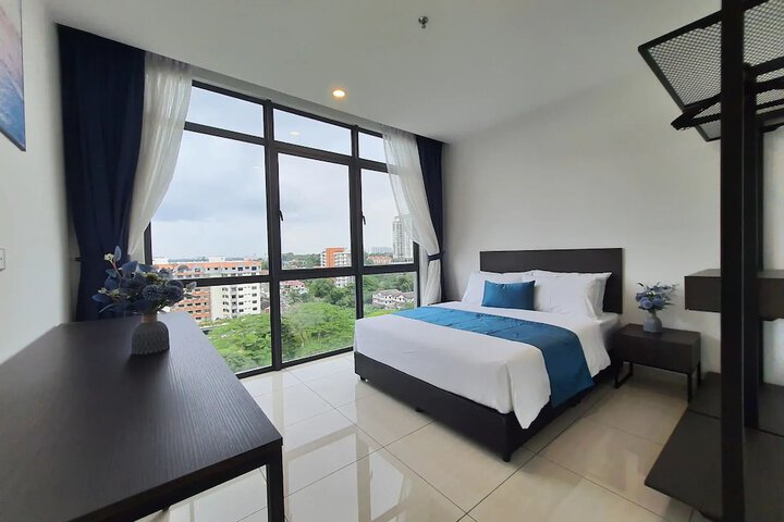 Room 4 of 27