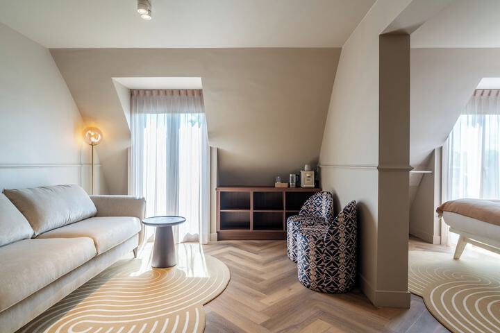 Room 25 of 54