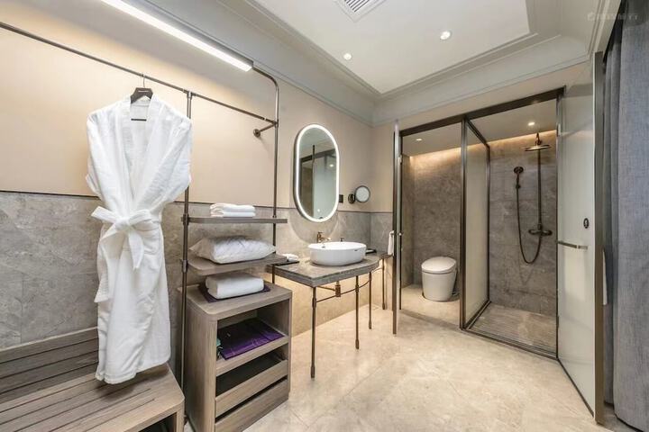 Room 42 of 52