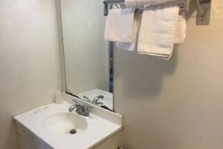 Room 2 of 17