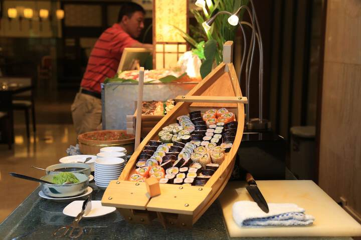 Dining 104 of 151