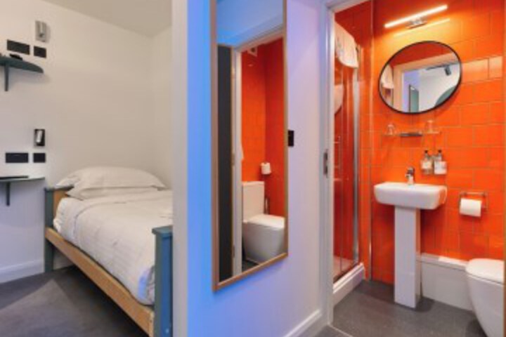 Room 57 of 109