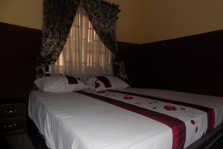 Room 7 of 17