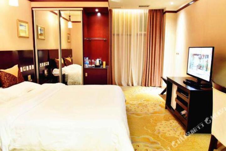 Huayi Business Hotel