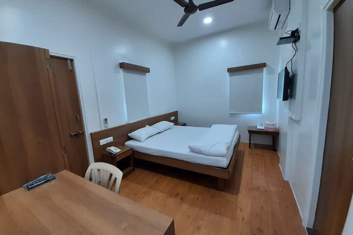 Room 5 of 48